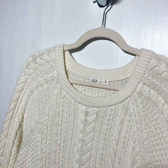 Gap Oatmeal Chunky Cable Knit Pullover Sweater - Picture 2 of 10